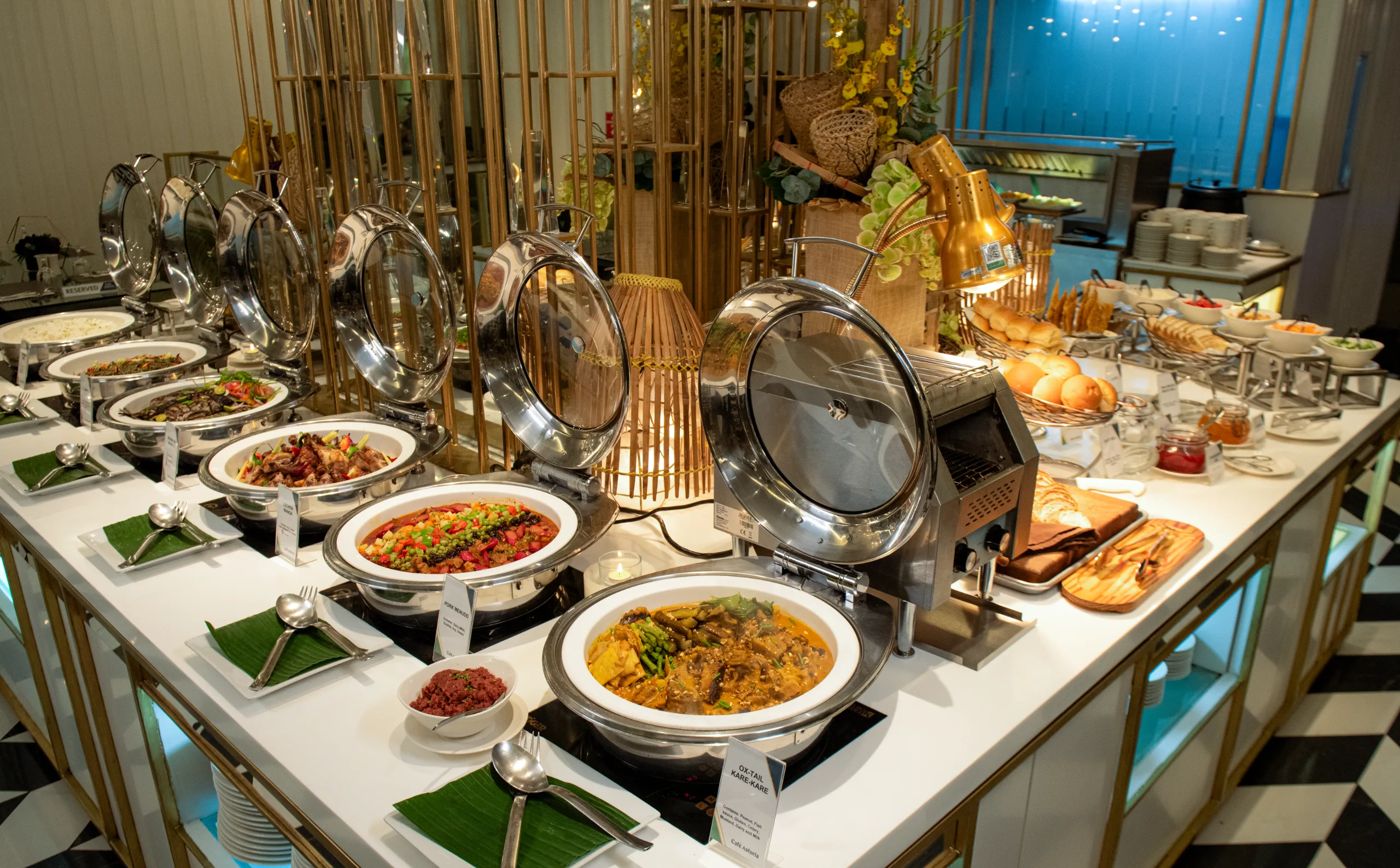 Café Astoria dining spread